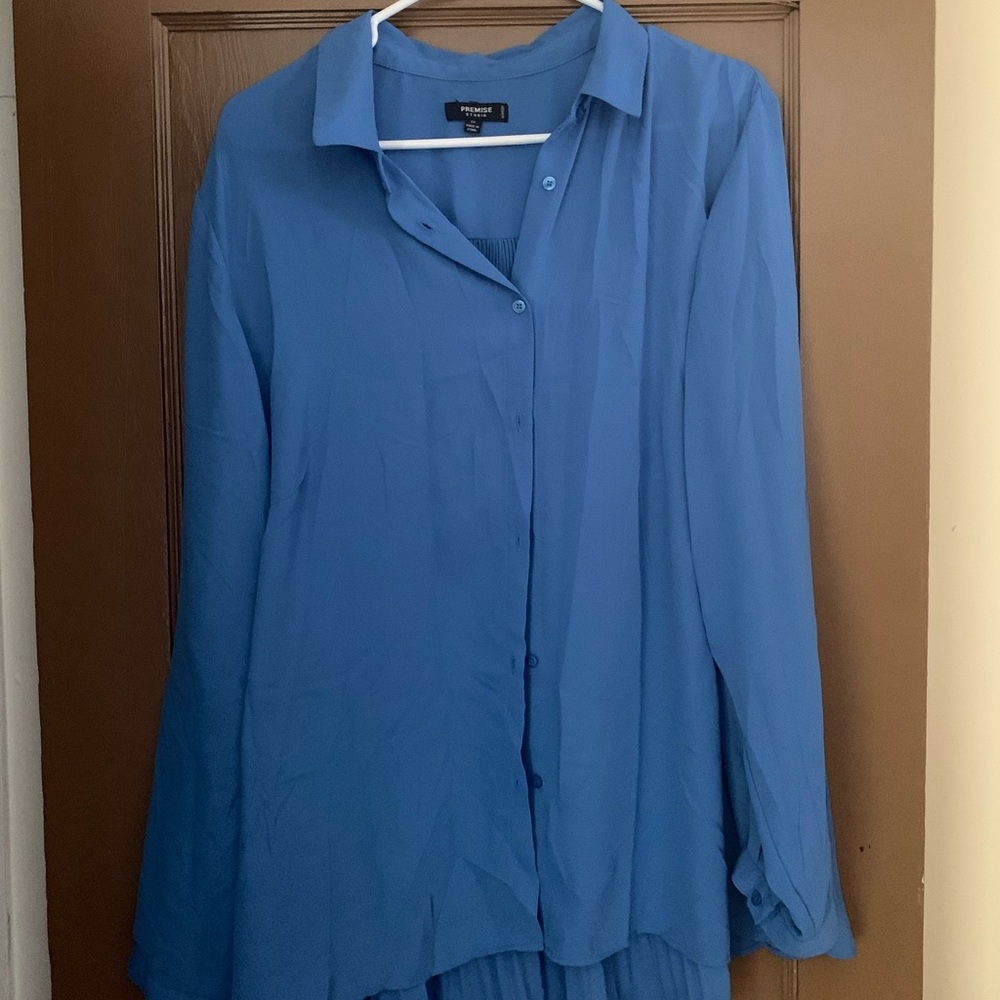 Only worn once blouse!